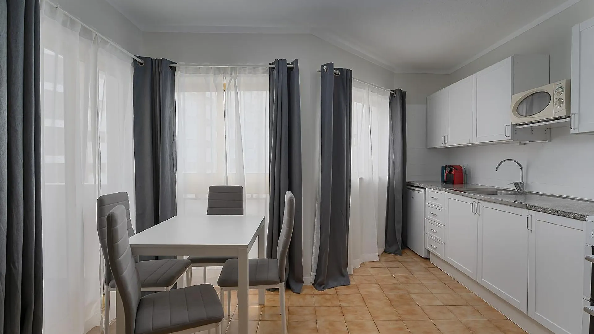 Arnaldo'S Beach Apartment Portimao Portugal